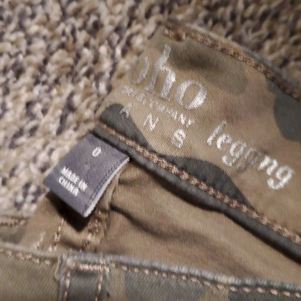 Black and Camo New York & Co Soho Jeans - Picture 3 of 4